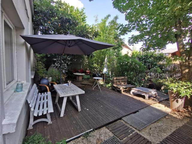 Appartement Avec Jardin Au Calme Монтрёй Экстерьер фото